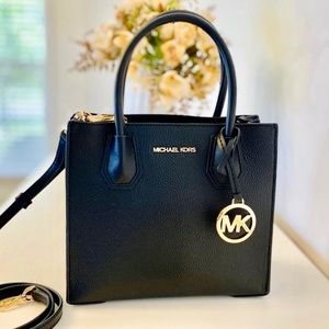 NWT MICHAEL KORS Mercer Medium Pebbled Leather Crossbody Bag